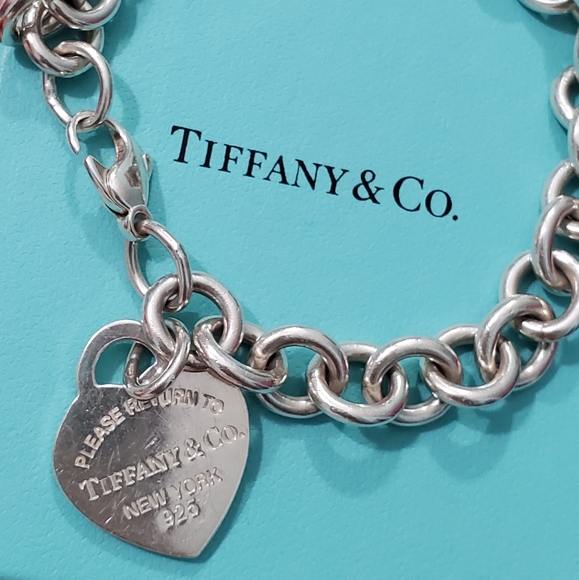 Return to Tiffany&Co Heart toggle bracelet - Picture 4 of 13